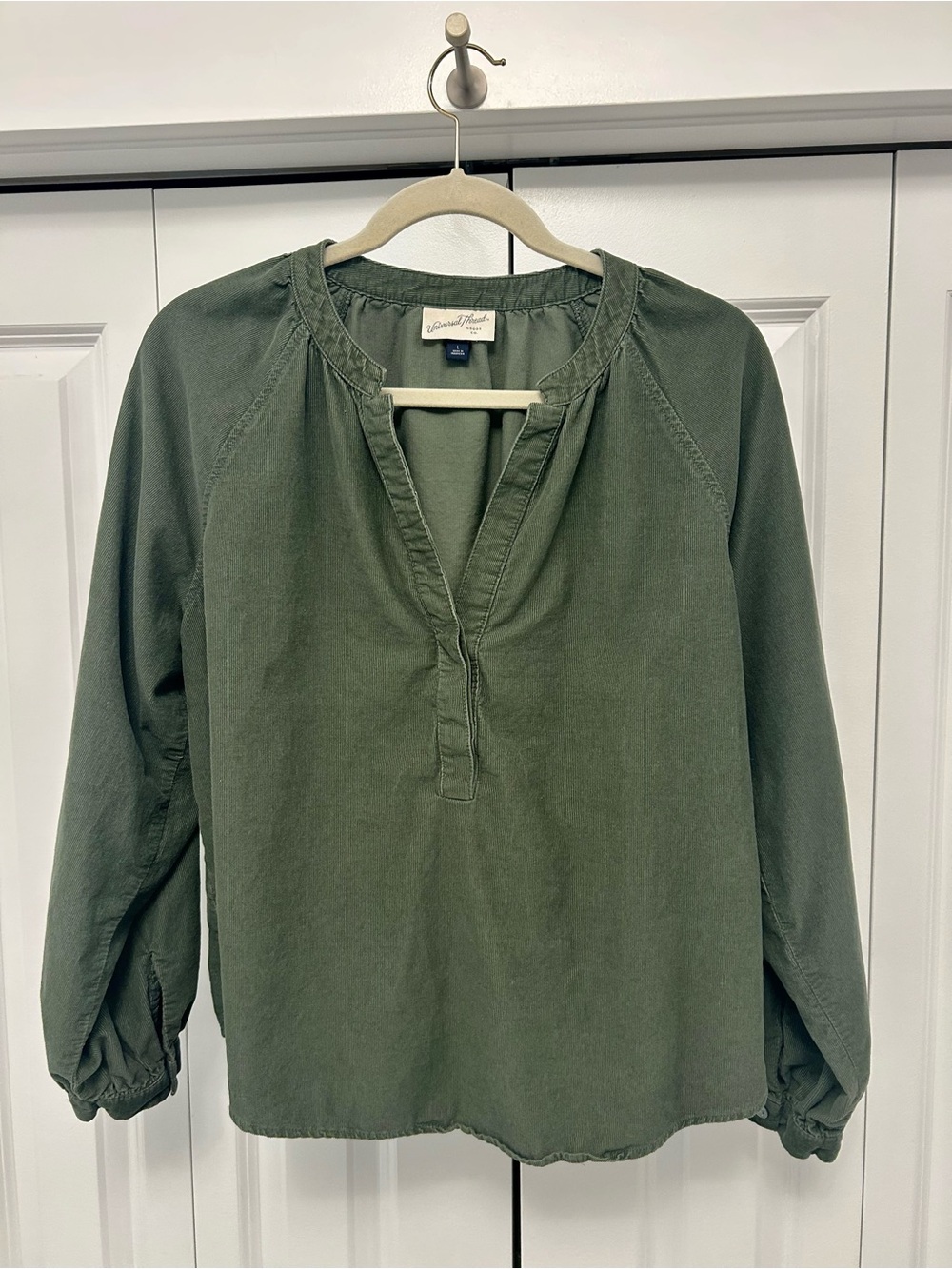 Universal Thread Olive Green Split V Pullover Tunic